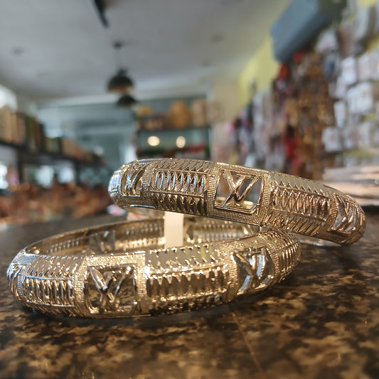 Elegant Silver Bangles Set (2 Pcs) –  کڑے  – Classic Pakistani Jewelry for Women