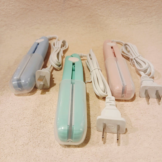 Glide & Go Mini Hair Straightener – Compact, Dual Voltage Travel Iron