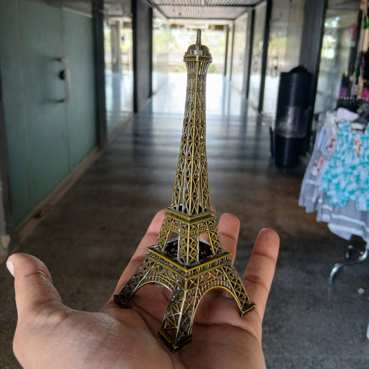 Metallic Eiffel Tower Table Décor – 12cm Paris Landmark Model