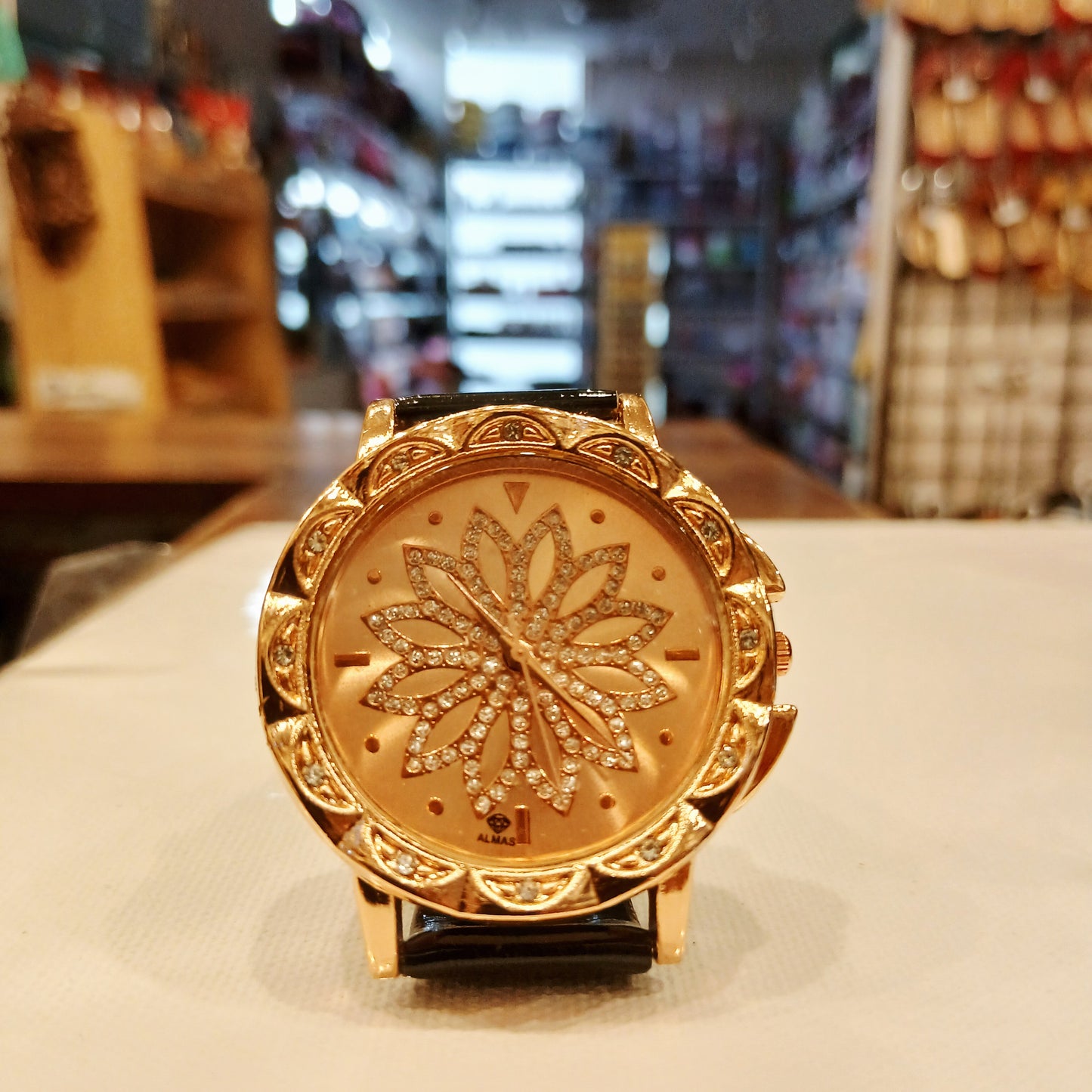 Stylish New Ladies Watch – Elegant Quartz Timepiece for Women