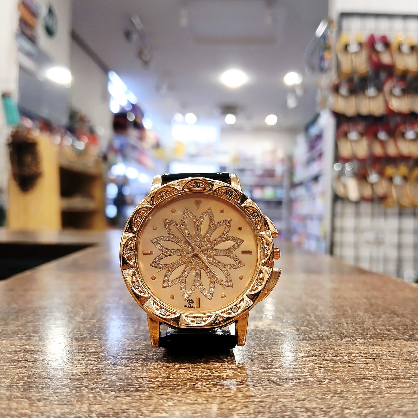 Stylish New Ladies Watch – Elegant Quartz Timepiece for Women