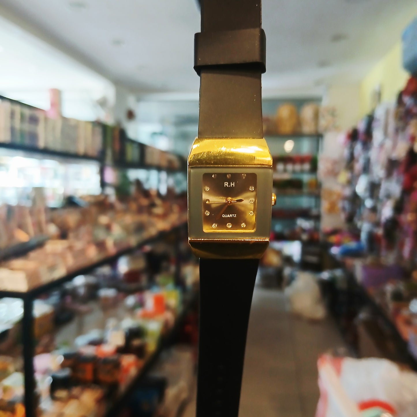 Upgrade Your Style with Our Vibrant Ladies Watch – Available in Stunning Colors!