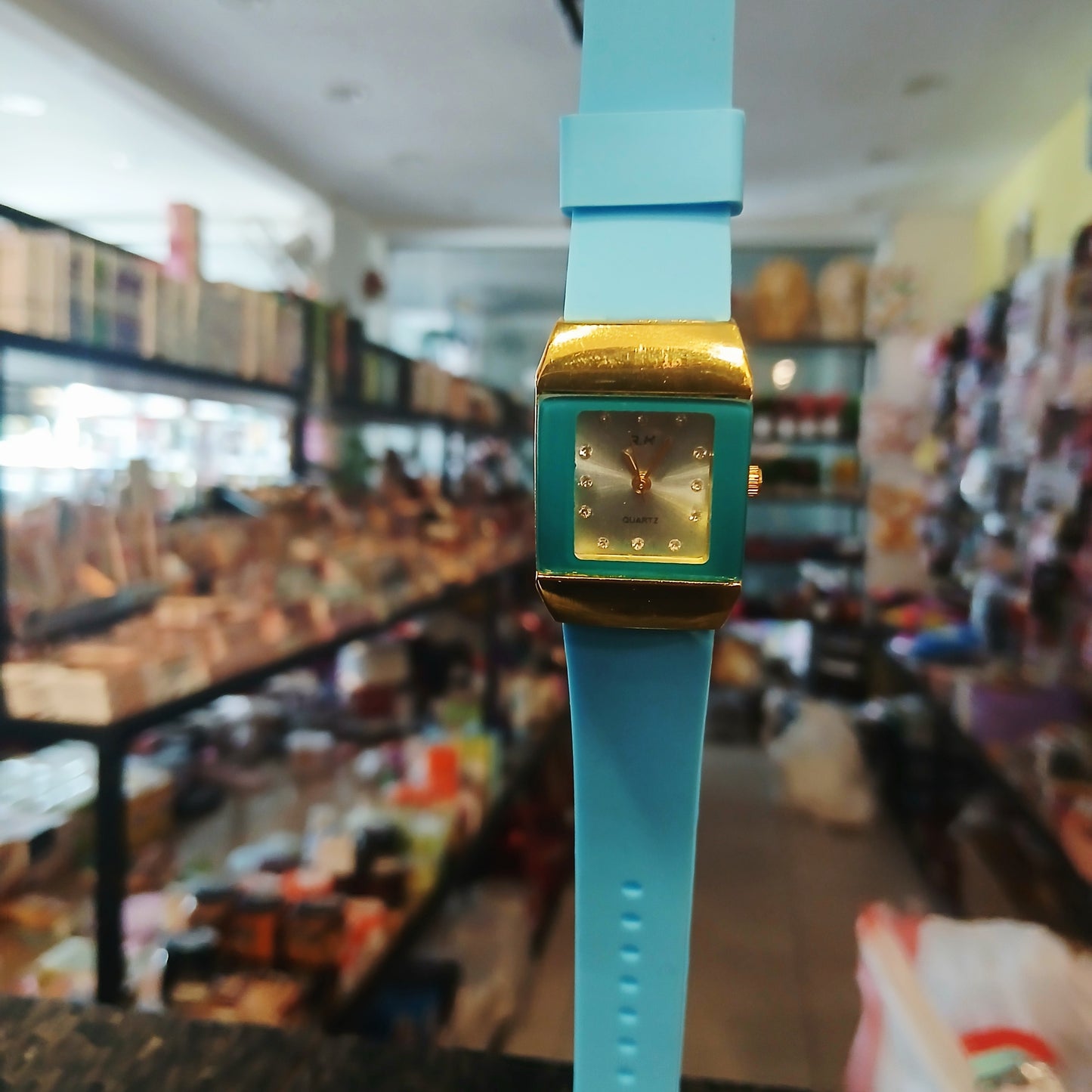 Upgrade Your Style with Our Vibrant Ladies Watch – Available in Stunning Colors!