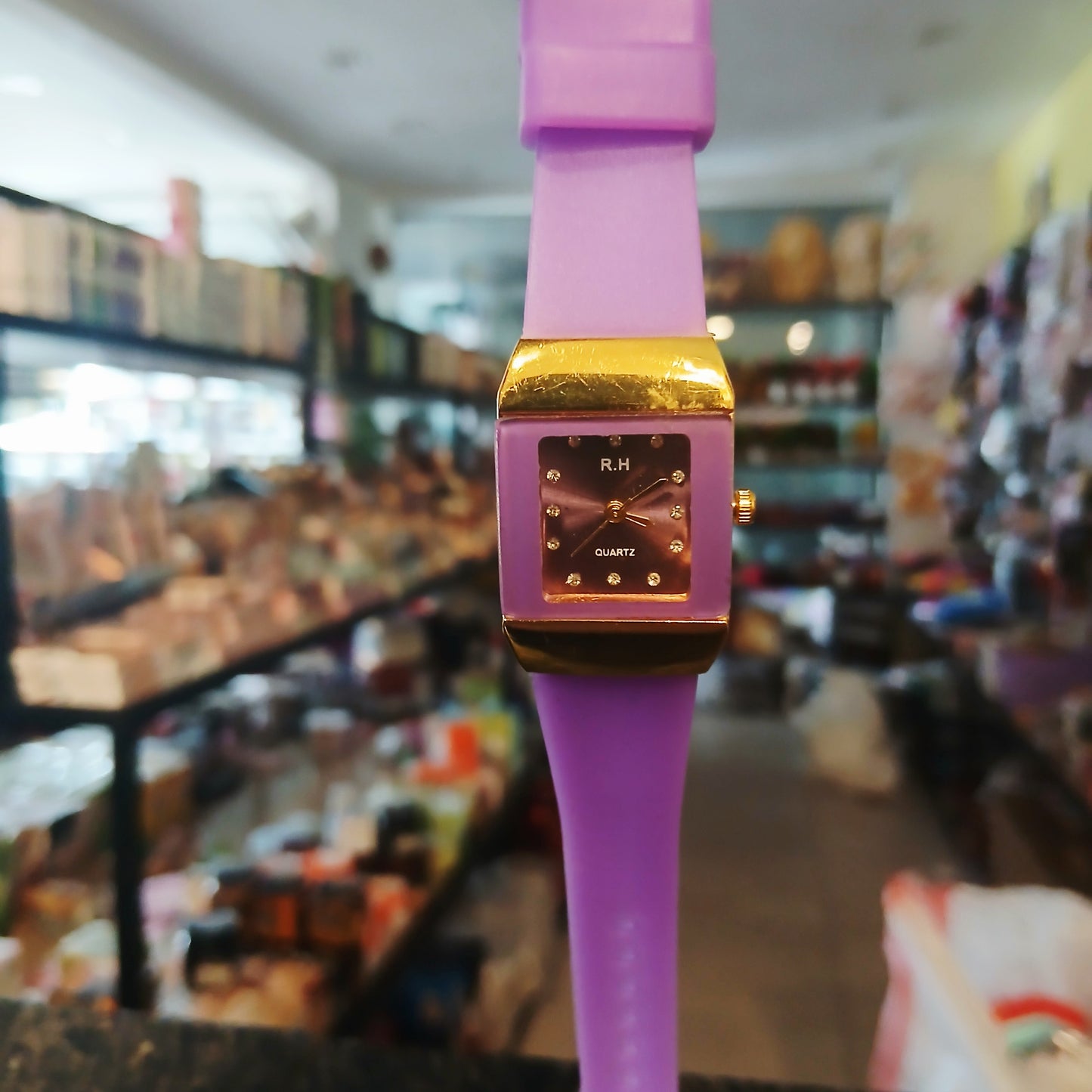 Upgrade Your Style with Our Vibrant Ladies Watch – Available in Stunning Colors!