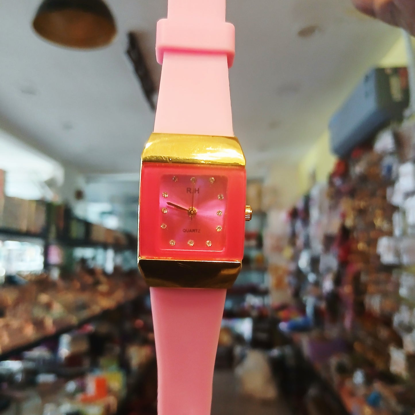 Upgrade Your Style with Our Vibrant Ladies Watch – Available in Stunning Colors!