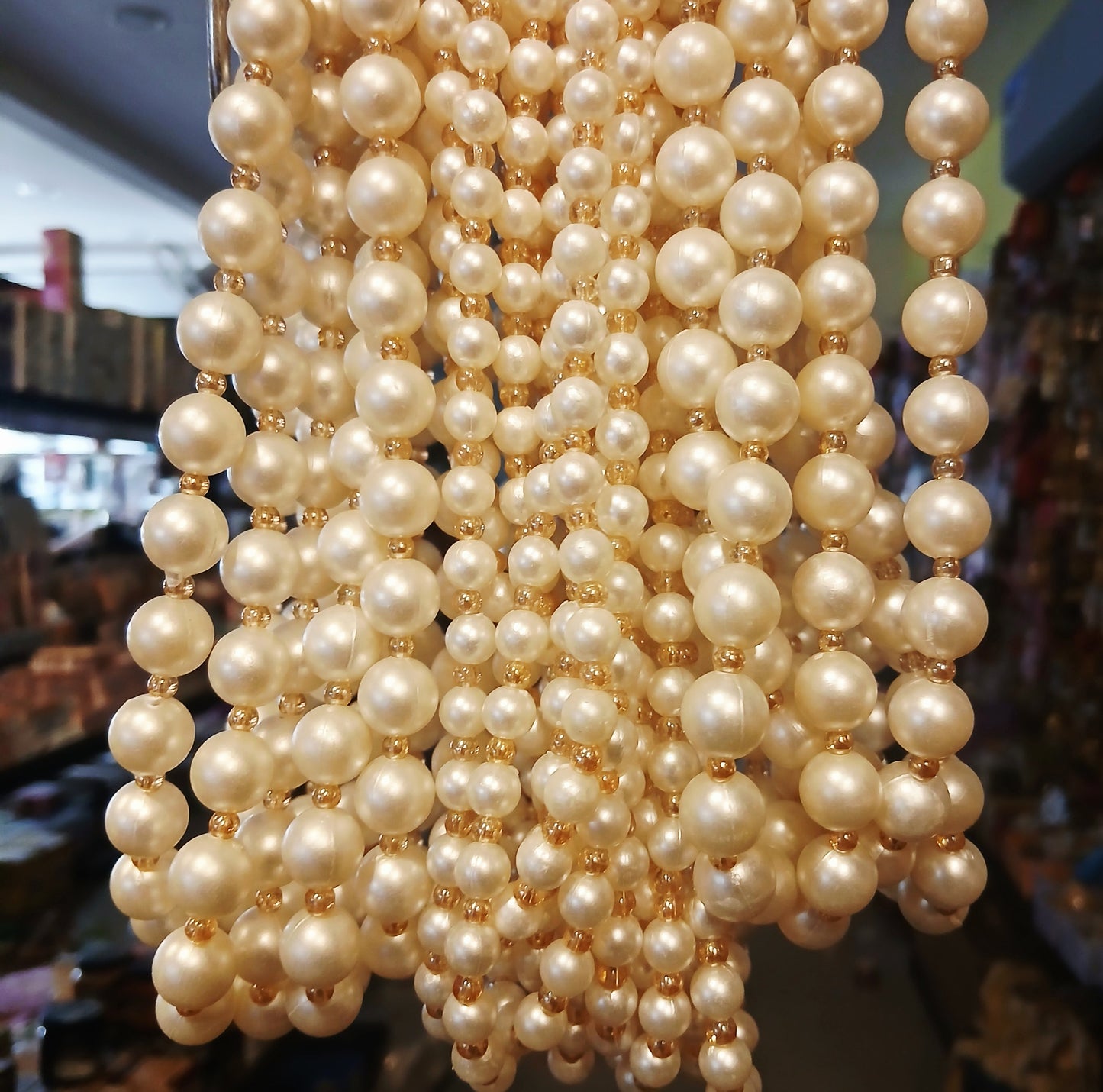 Make a Timeless Statement with Our Vintage Chunky Pearl Choker!