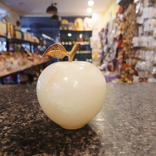 Elegant Marble Apple & Pear Decoration Piece – Handcrafted Decorative Paperweights / Desk Decor