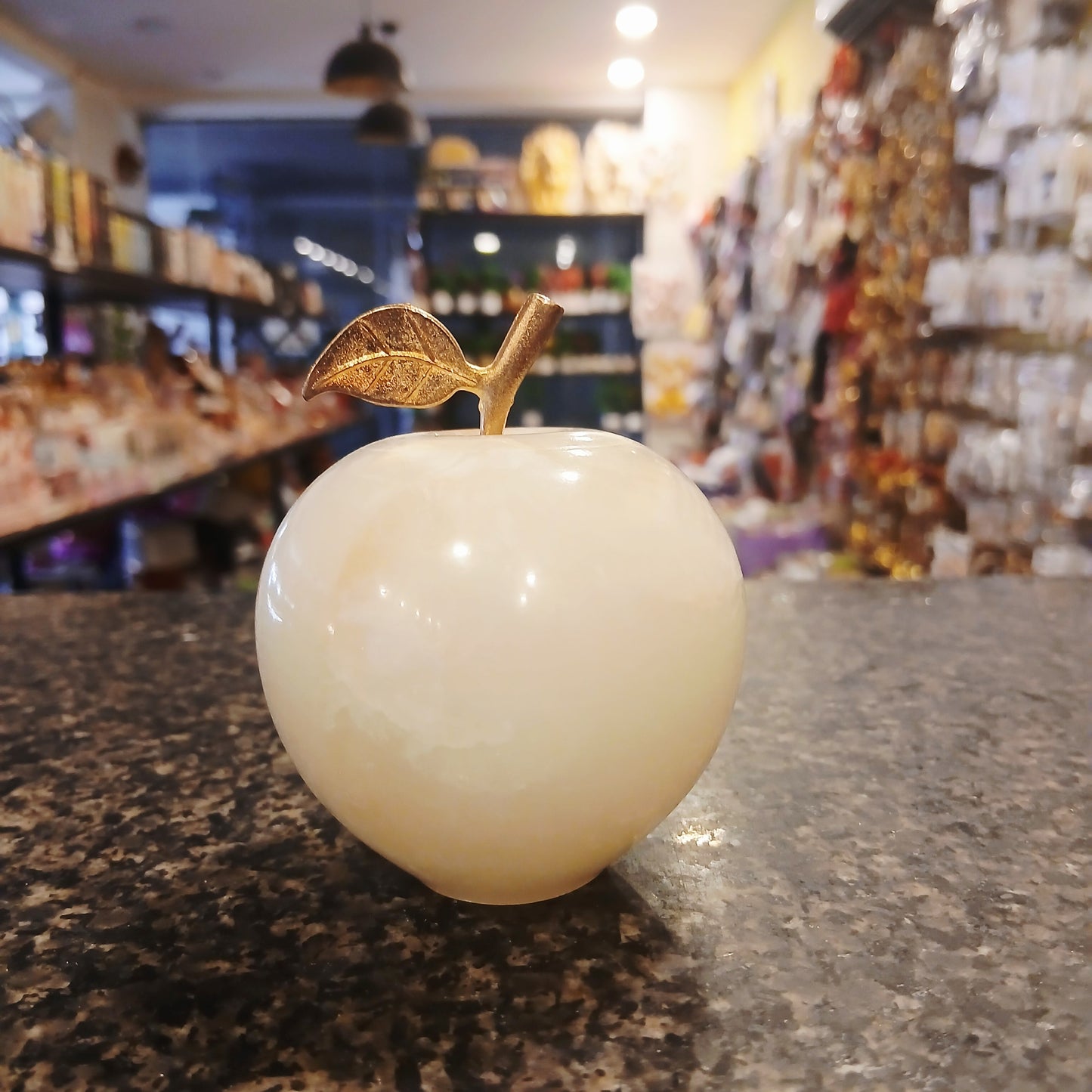 Elegant Marble Apple & Pear Decoration Piece – Handcrafted Decorative Paperweights / Desk Decor