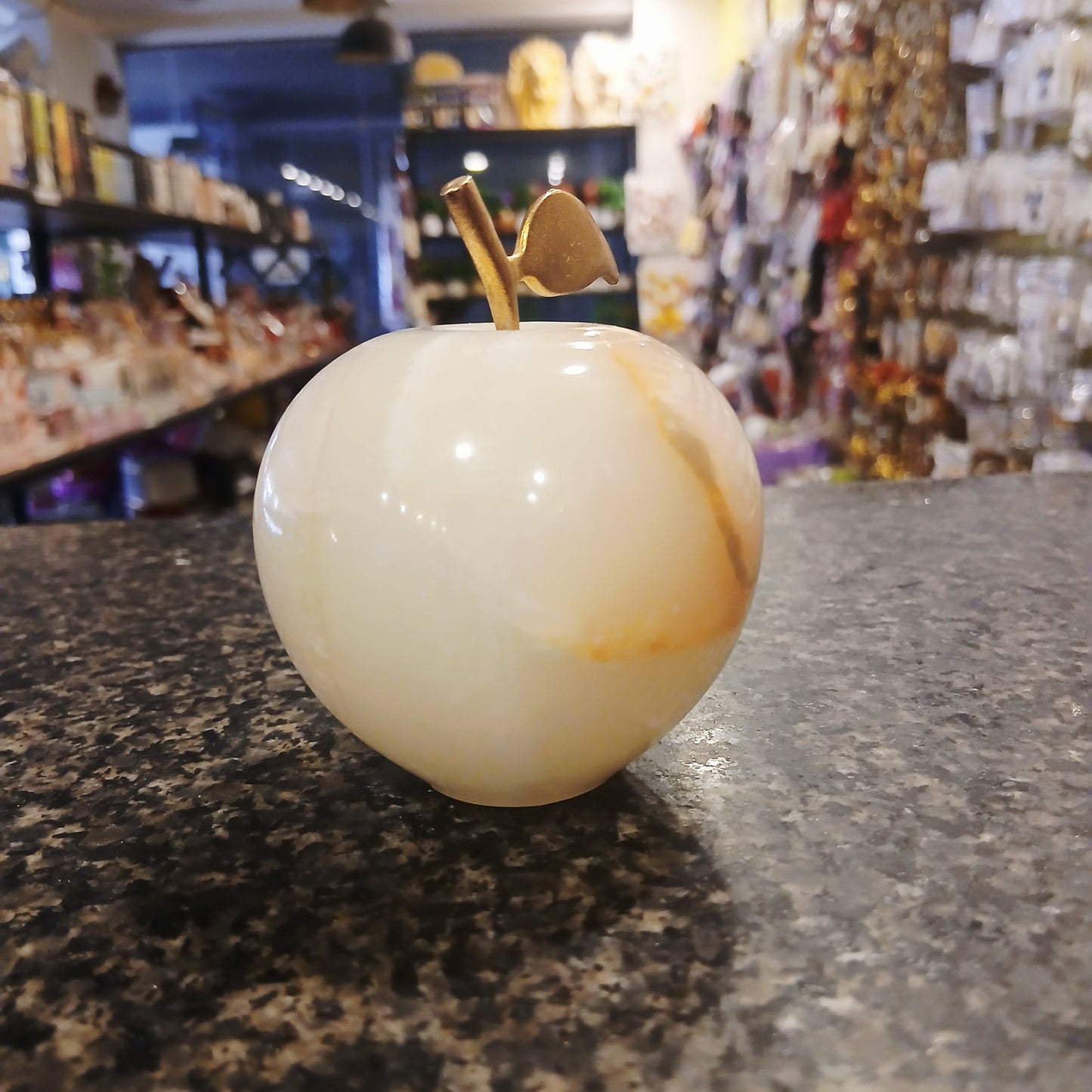 Elegant Marble Apple & Pear Decoration Piece – Handcrafted Decorative Paperweights / Desk Decor