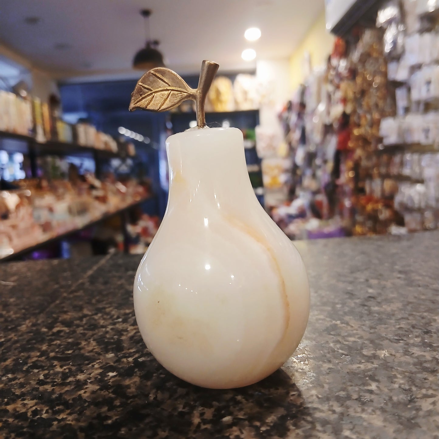 Elegant Marble Apple & Pear Decoration Piece – Handcrafted Decorative Paperweights / Desk Decor