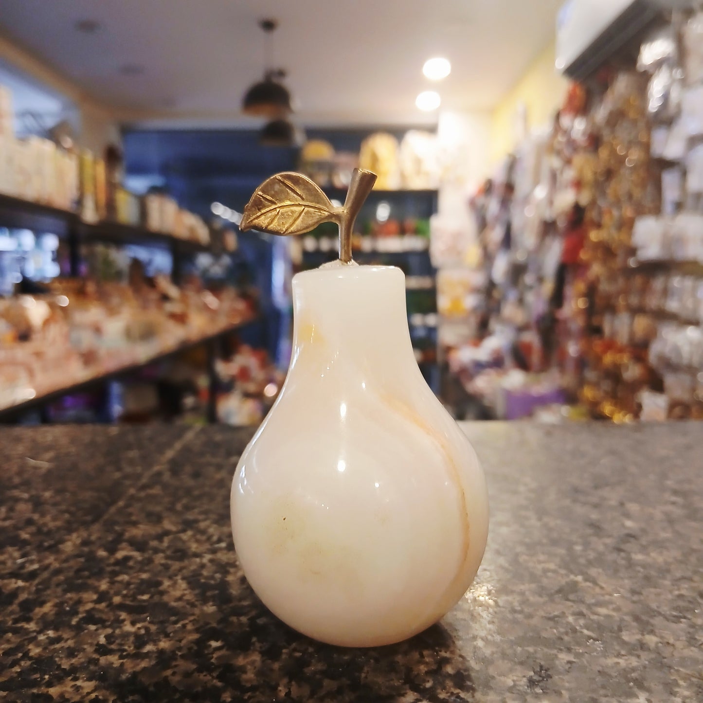 Elegant Marble Apple & Pear Decoration Piece – Handcrafted Decorative Paperweights / Desk Decor